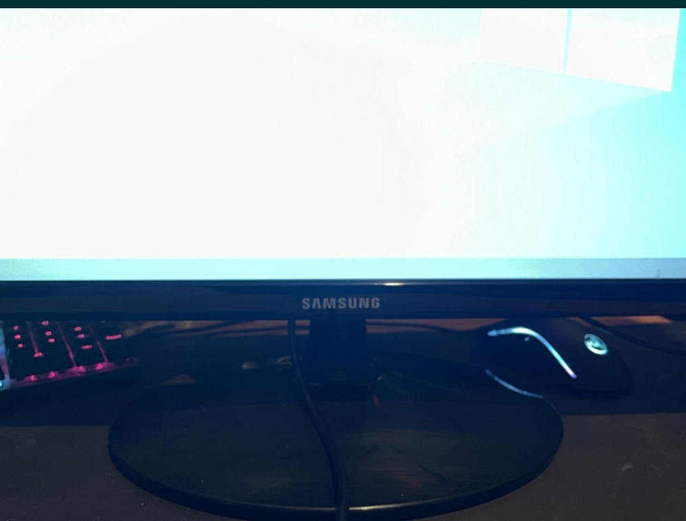 Монітор Samsung SyncMaster S24B300H 24" Київ - фото 3