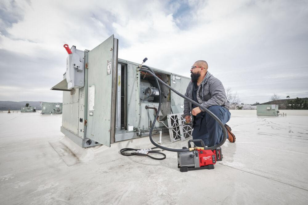 Насос вакуумный аккумуляторный MILWAUKEE, M18 FVP5-0 с Адаптером Одесса - изображение 5