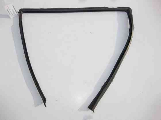 Mercedes-Benz  A1647350625 Гумове напрямне скло задніх правих дверей ML W164 GL X164 Одеса
