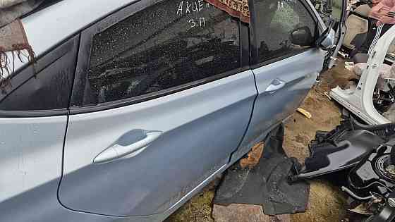Hyundai Accent 2011-2019 Задні права дверцята Київ