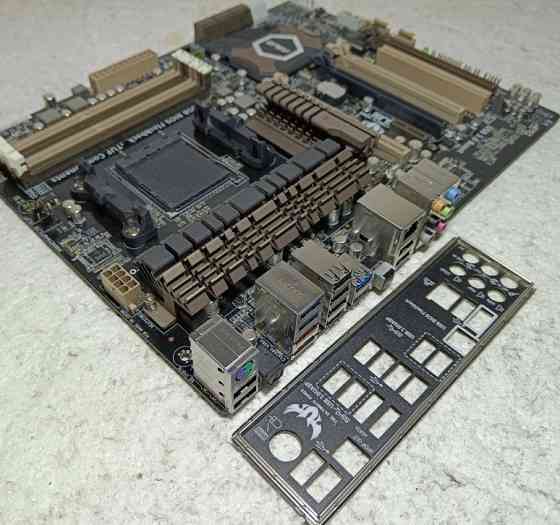 Материнська плата AMD ASUS SABERTOOTH 990XF R2.0 sAM3+ під FX ТОПОВА! Харків