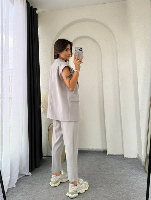 Жіночий базовий брючний костюм-двійка: жилет і штани креп костюмка Сірий, 50/52 Одеса - фото 4