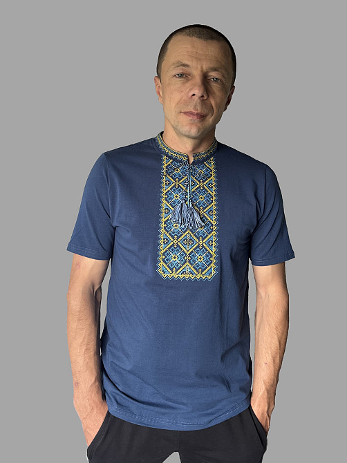 Чоловіча футболка вишиванка синій колір — індиго з жовто-блакитним орнаментом 4XL Київ - фото 1
