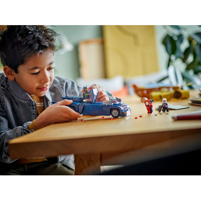 Конструктор LEGO Batman Бетмен на бетмобілі проти Харлі Квін і Містера Фріза (76274) Вінниця - фото 10