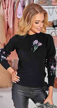 Гарний светр із вишивкою (46-48) Київ