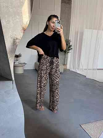 Женский домашний комплект двойка: футболка + леопардовые брюки коттон 48/52 Одесса