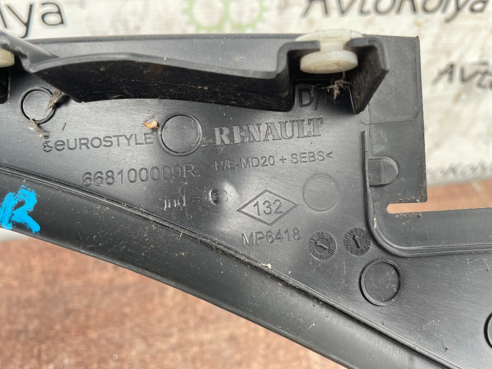 Накладка лобового скла права Renault Master III 2010-2019 Ковель - фото 3