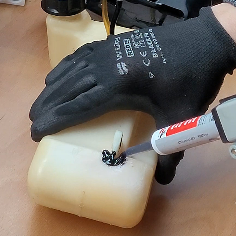 Клей Wurth Replast Me 210 секунд для пластика чорний 50мл Львів - фото 2