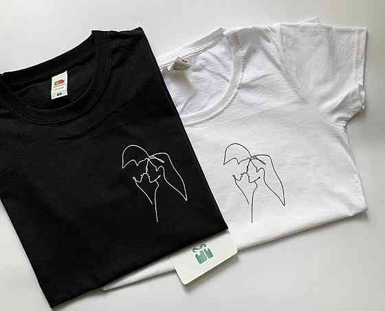 Парні футболки для хлопця та дівчини з принтом — Поцілунок пари Чернівці