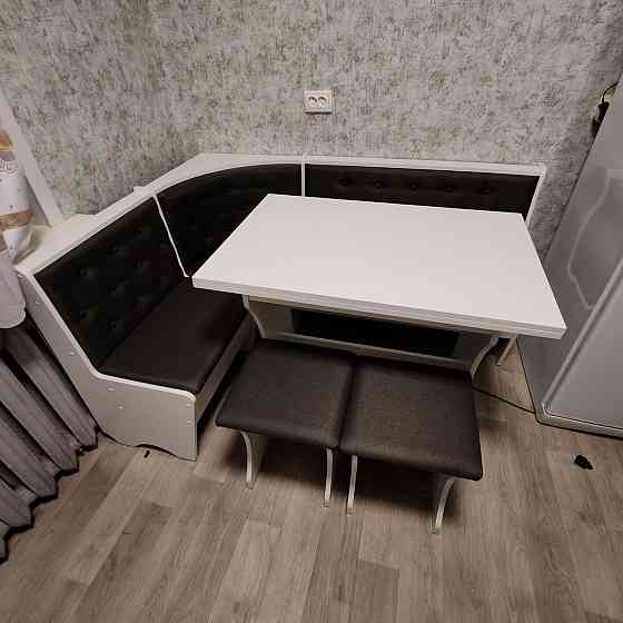 Мягкий кухонный уголок Семейный - Белый (Уголок+стол+2 табурета) 114 см х 154 см Львов