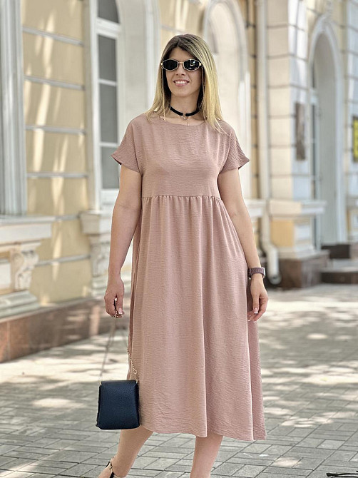 Летнее платье миди свободного кроя 