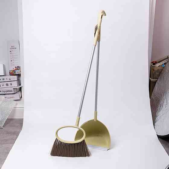 Yiwu Набір віник і совок на довгій ручці для підлоги 25×25×95 (см) Зелений HP-45-1GR Коломыя