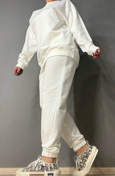 Костюм женский Pepper&mint FA24-01 базовый двунитка без утепления свитшот оверсайз и джогеры на резинке белый, белый, S Киев - изображение 9