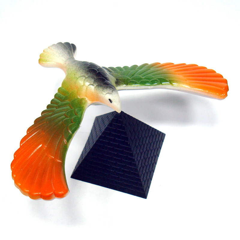 Статуетка Орел, що ширяє на піраміді Київ - фото 1