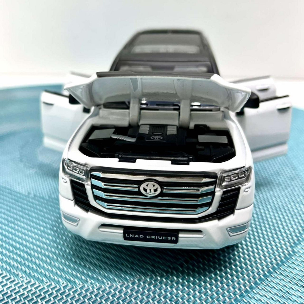 Машина Автосвіт Toyota Land Cruiser 300 інерційна масштаб 1:32 відчиняються двері капот багажник 15 см Біла (AP-2088) Чернігів - фото 8