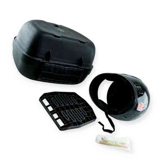 Багажник (кофра) пластик большая (38,5*34*26см) + шлем с бородой мото Мукачево