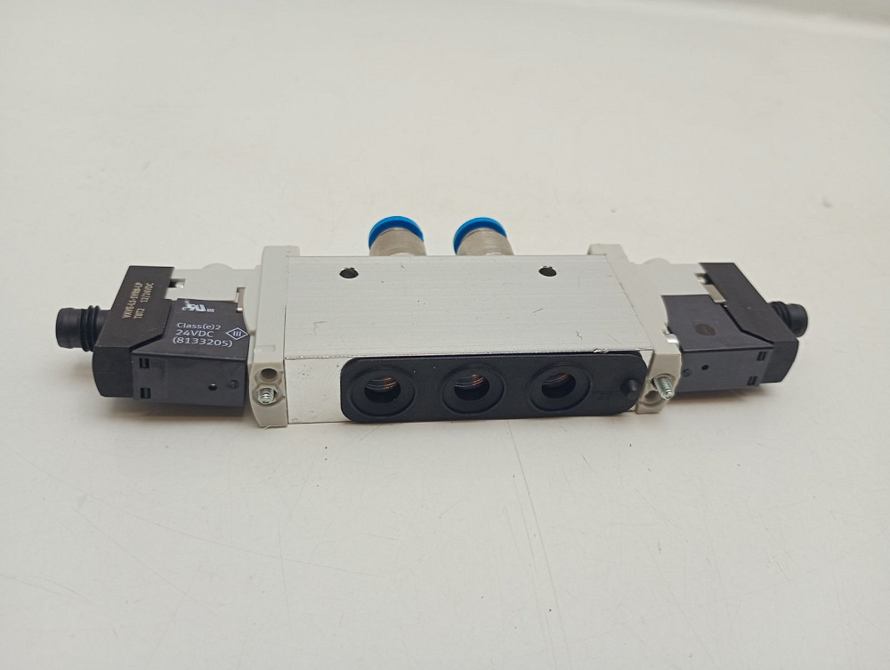 Пневматичний електромагнітний розподільник Festo VUVG-L14-B52-T-G18-1P3 (товар вживаний) Луцк - изображение 2