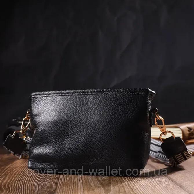 Небольшая женская сумка на плечо из натуральной кожи черного цвета Leather Collection Киев - изображение 9
