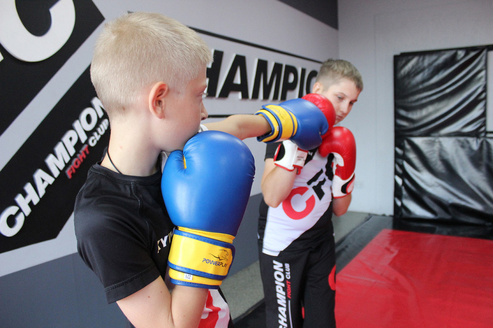 Боксерські рукавиці PowerPlay 3004 JR Classic Синьо-Жовті 8 унцій Кам'янське - фото 7