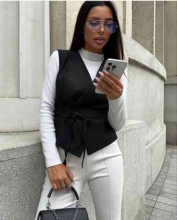 Женская базовая жилетка на запах с поясом костюмка Одесса