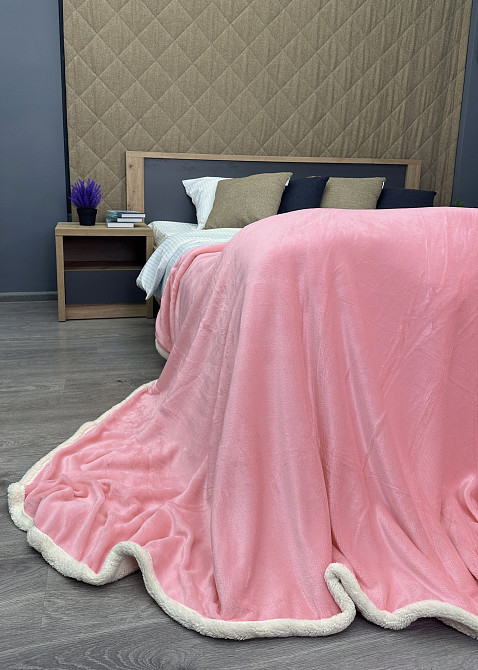 Плед двосторонній 155х200 см (+-5см) із штучною овчиною Рожевий з білим (87-061) Київ - фото 7