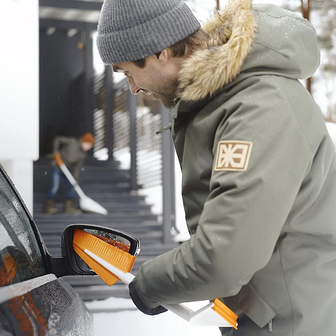 Автомобильный Скребок для льда и щетки Fiskars 