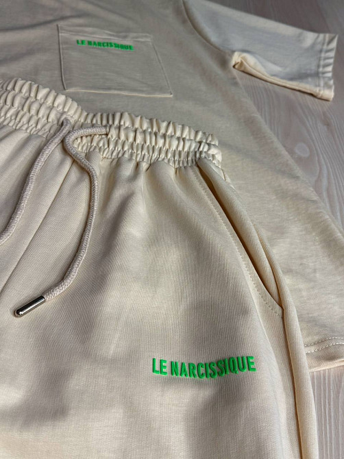 Костюм женский CAPPITONE 20101 оверсайз футболка и брюки-джогеры с надписью бежевый, бежевый, M Киев - изображение 20