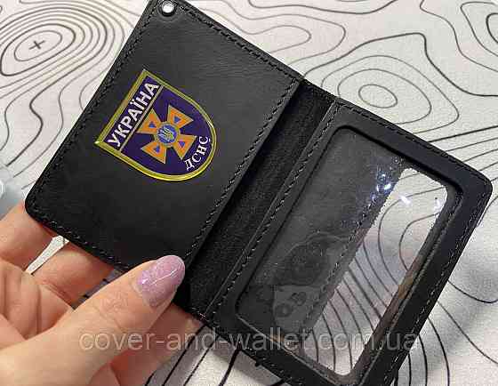Обложка ДСНС с пластиковым шевроном из винтажной кожи черного цвета P_Leather Киев