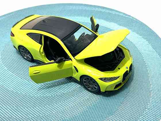Машинка Автопром 1:24 BMW M4 метал інерційна звук світло відкриваються двері капот Жовта (68280A) Чернігів