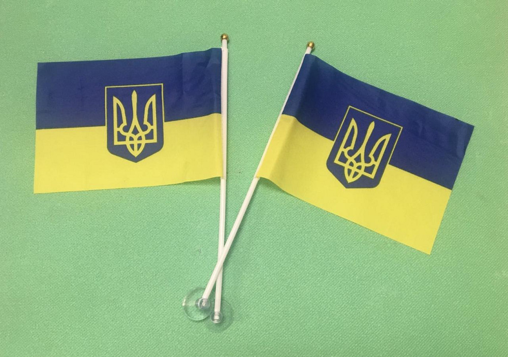 Флаг Украины маленький на присоске с гербом, флажек автомобильный на присоске, разм ткани 20*15 см, шток 30 см Киев - изображение 3