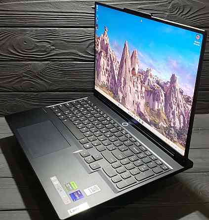 Ноутбук Lenovo Legion 7 16IRX9 16" Київ