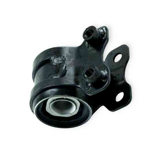 Сайлентблок переднього Mazda 3 (99-09), 5 (05-) задній важіль Мукачево