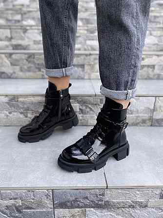 SOTHBY'S Жіночі черевики Sothby 's чорні шкіра лакована висота 14см (4197) Коломыя