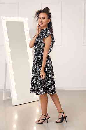 Платье в горошек с воланами 