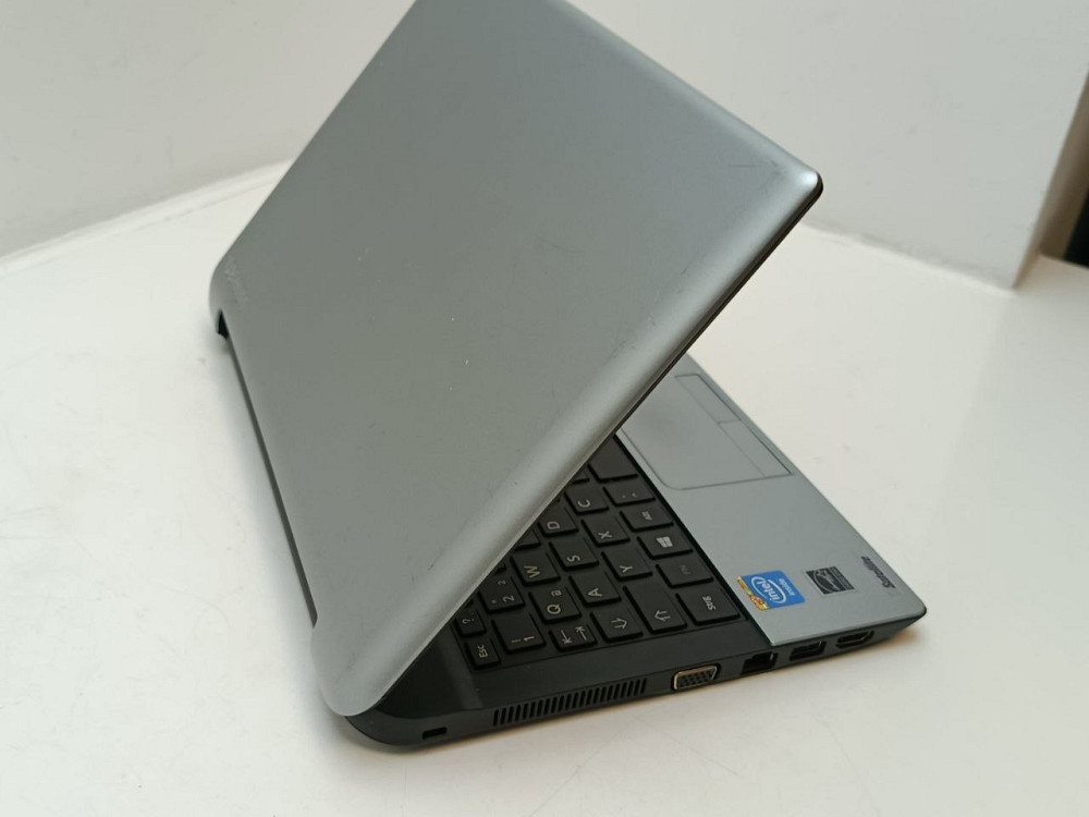 Ноутбук сенсорний Toshiba Satelite NB10t-A-101 Celeron N2810\4\0\ АКБ+ (товар вживаний) Луцк - изображение 3
