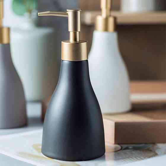 Дозатор для рідкого мила, миючих засобів для ванної кімнати та кухні Bathlux 280 мл з кераміки, Чорний матовий Кам'янець-Подільський
