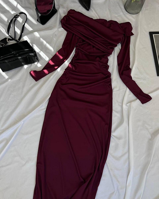 Женское изысканное платье макси с драпировкой микродайвинг Бордовый, 42/44 Одесса - изображение 1