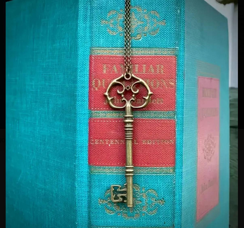 Вінтажна підвіска-ключ на ланцюжку – декоративний кулон у старовинному стилі Київ - фото 2