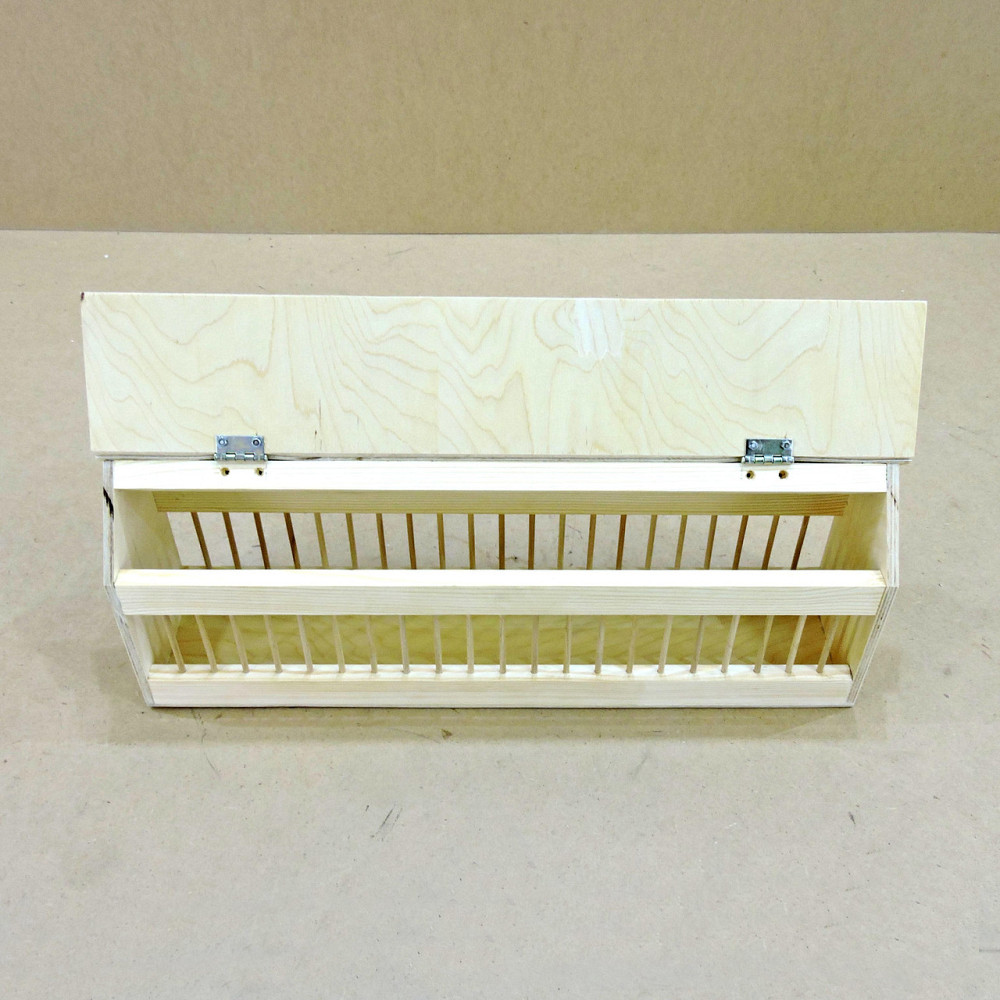 Деревянная кормушка для голубей 