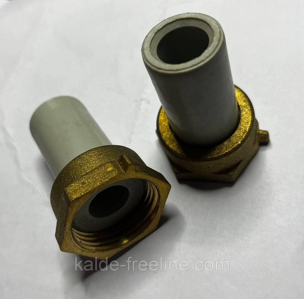 Штуцер с накидной гайкой для счетчика воды 20 3/4" Харків - фото 1