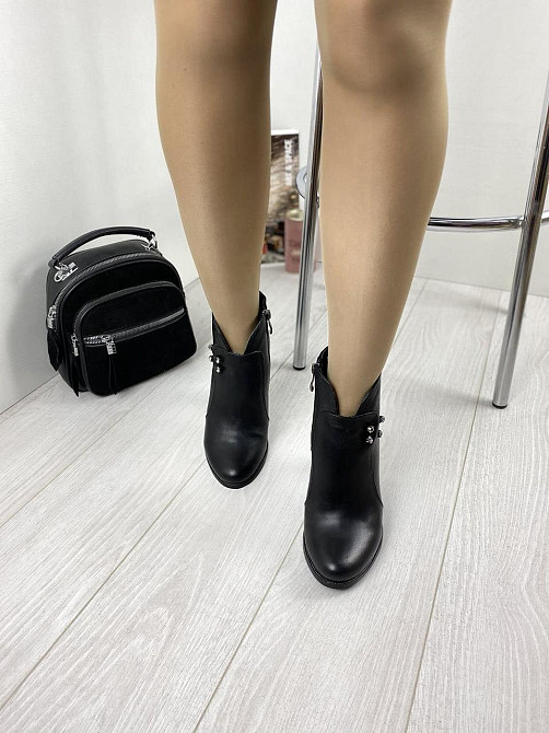 Черевики жіночі VESNA чорні натуральна шкіра висота каблука 9 см розмір 39 (2508) Коломия - фото 4