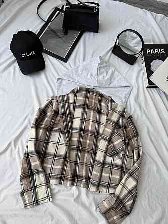 Женская оверсайз рубашка в клетку с капюшоном турецкий кашемир Бежевый, 48/50 Одесса