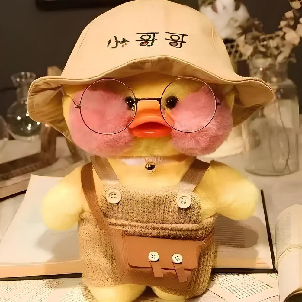 Плюшевая утка Лалафанфан RESTEQ в одежде и с аксессуарами 30 см. Плюшевая мягкая игрушка утка Lalafanfan Киев - изображение 1