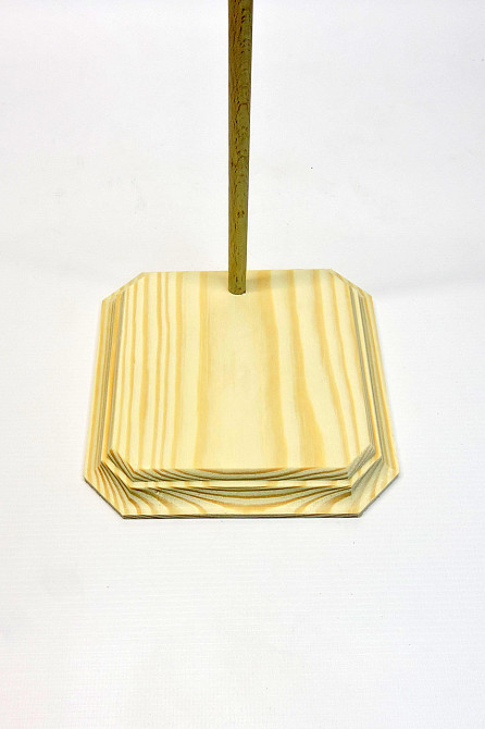 Подставка для кукол 