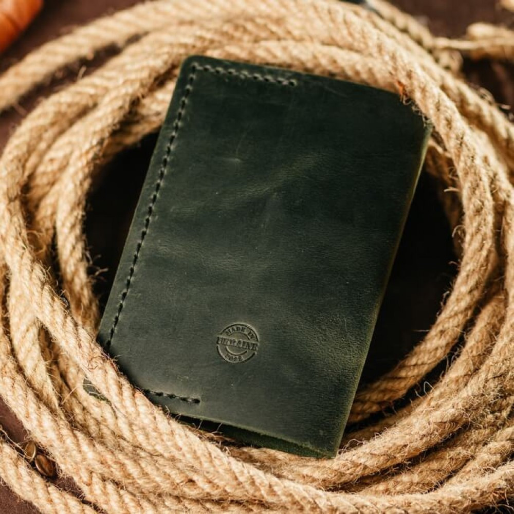 Паспортниця UA шкіряна Зелена з тисненням, модна обкладинка на паспорт, практичний чохол зі шкіриMasterSem Київ - фото 3