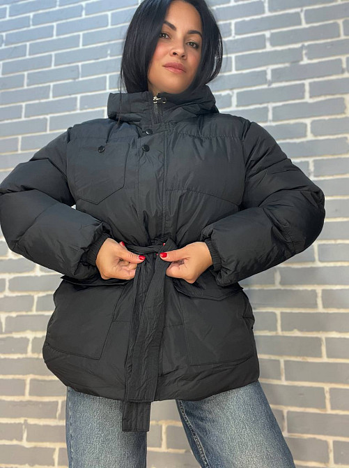 Куртка жіноча RUIXI 6093 парка пуффер з паском подовжена з капюшоном оверсайз, чорний, 46 Одеса - фото 7