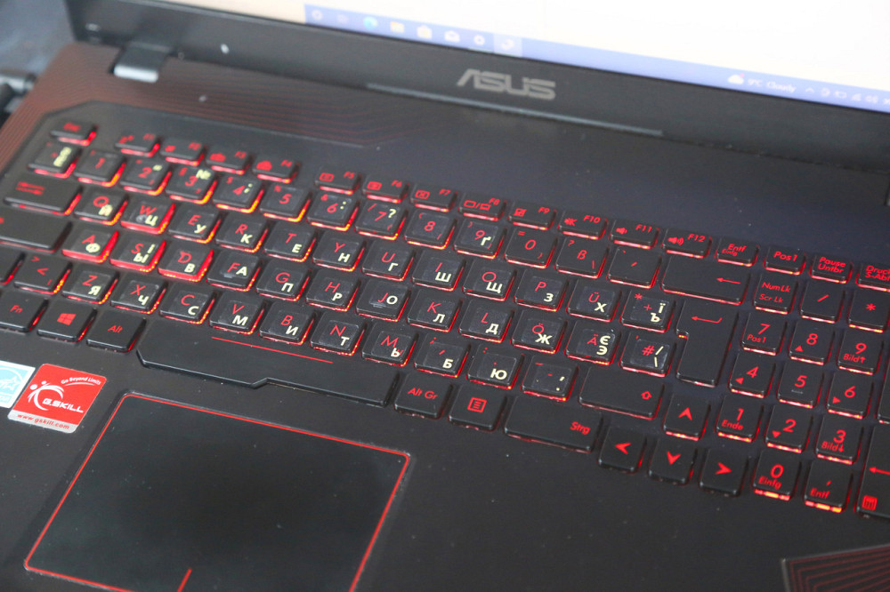 Игровой ноутбук ASUS ROG Strix GL553VE15.6" i5-7300HQ / GTX 1050 / 16 gb / SSD 256 GB + HDD 250 Gb Б\У Киев - изображение 4