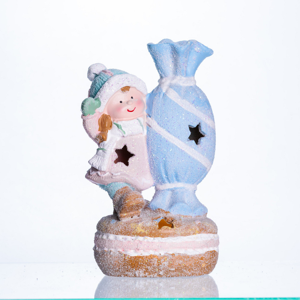 Новогодняя декоративная фигурка с подсветкой 12×9×20.5 см Новогодний декор Ребёнок с конфетой из фарфора CR-6-12 Киев - изображение 4