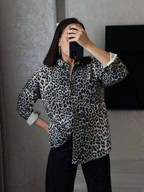 Стильна жіноча леопардова сорочка на металевих ґудзиках Сірий, 44 Одеса - фото 2