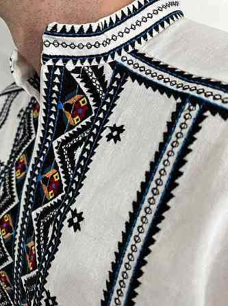 Мужская традиционная вышиванка в геометрическом стиле домотканый лен Одесса